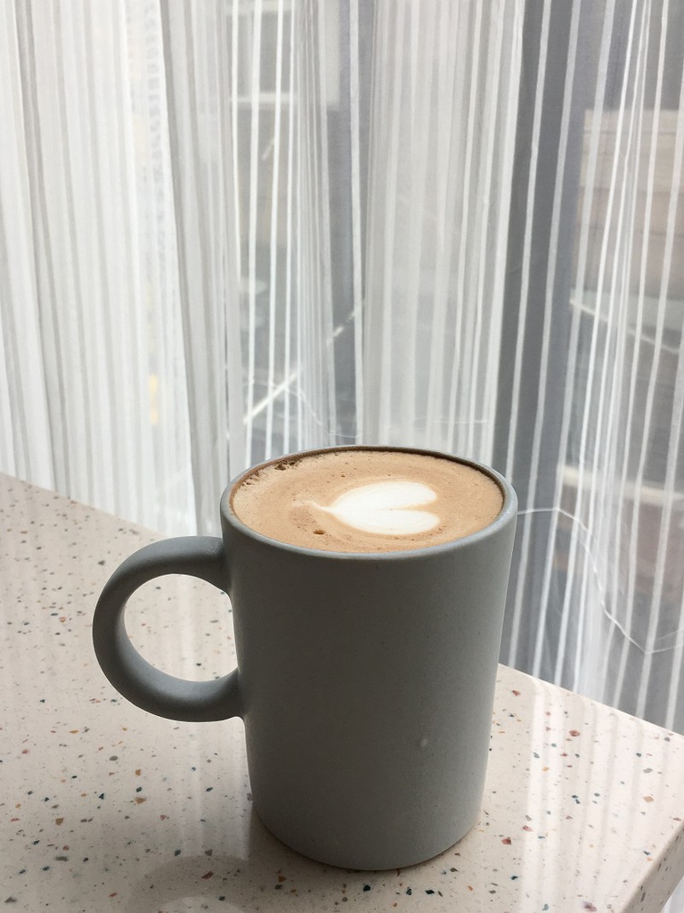 【台北｜西門站】ACME Breakfast CLUB＿西門町早午餐後起之秀＿純白窗簾搭著夢幻早餐愜意又悠閒