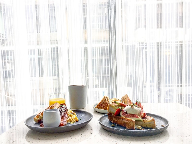 【台北｜西門站】ACME Breakfast CLUB＿西門町早午餐後起之秀＿純白窗簾搭著夢幻早餐愜意又悠閒