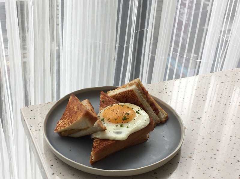 【台北｜西門站】ACME Breakfast CLUB＿西門町早午餐後起之秀＿純白窗簾搭著夢幻早餐愜意又悠閒