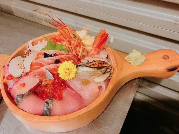 捷運善導寺站✿合掌村✿華山市場的排隊頂級日式料理! 推薦頂級12貫~ 超華麗擺盤配上厲害食材! 無敵!!