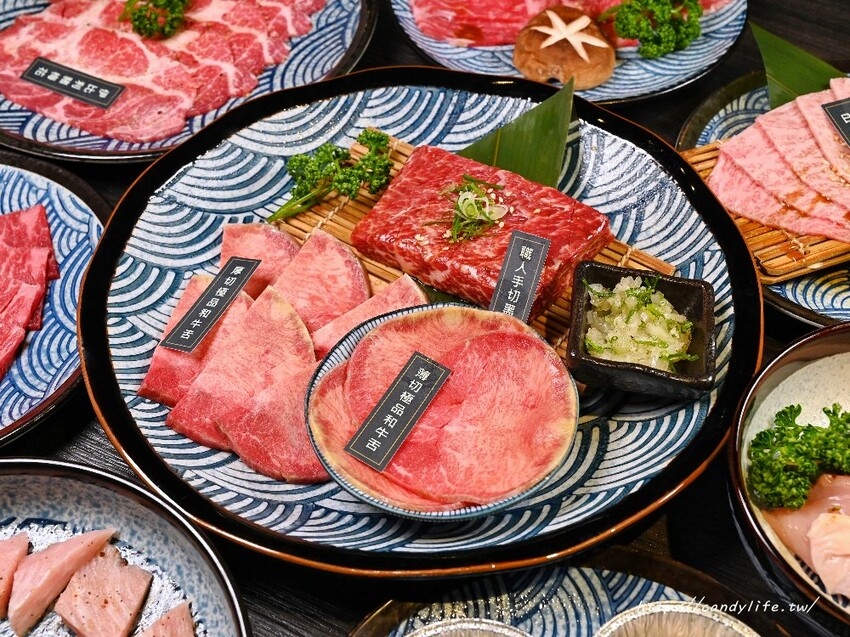 台中市南屯區肉肉燒肉｜台中寵物友善燒肉餐廳，除了美味燒肉，還有特色寵物餐點