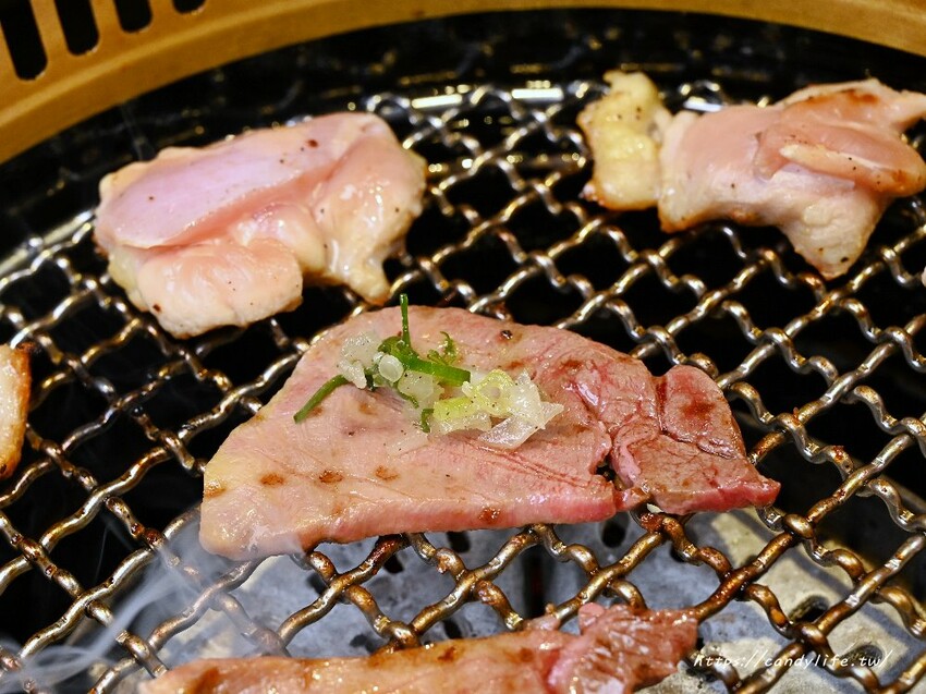 台中市南屯區肉肉燒肉｜台中寵物友善燒肉餐廳，除了美味燒肉，還有特色寵物餐點