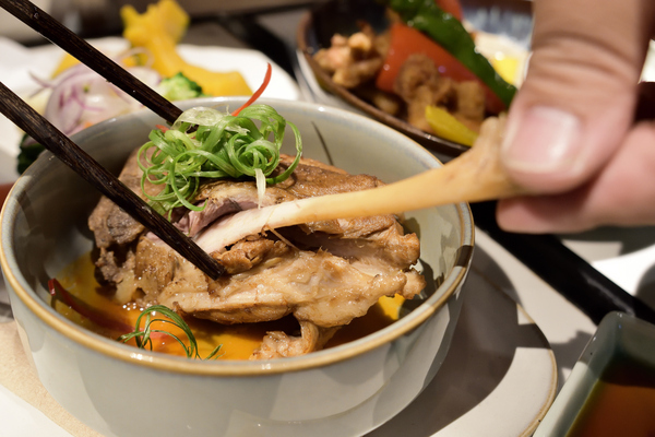 O' IN Tea House(草悟道門市)：公益路美食／愛評體驗券．超殺記憶卡唯美南洋風餐館──O' IN Tea House/草悟道門市