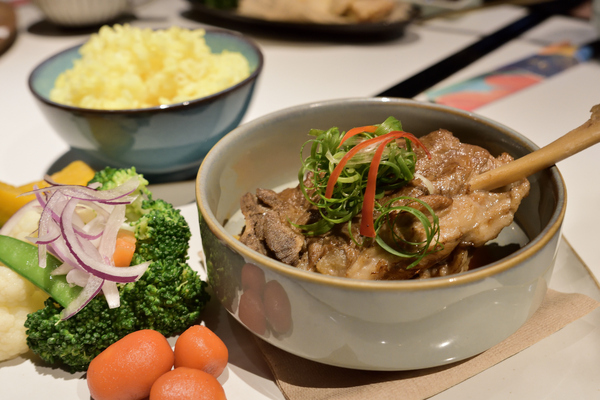 O' IN Tea House(草悟道門市)：公益路美食／愛評體驗券．超殺記憶卡唯美南洋風餐館──O' IN Tea House/草悟道門市