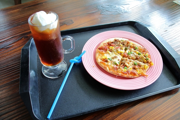 埔茂花市：【彰化芬園景點】埔茂花市~幸福花園咖啡，多肉植物及園藝造景，噴水池木藝造景好拍，DIY盆器，溜滑梯，盪鞦韆和戲沙池，親子遊趴趴GO