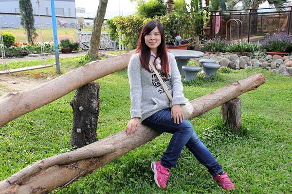 埔茂花市：【彰化芬園景點】埔茂花市~幸福花園咖啡，多肉植物及園藝造景，噴水池木藝造景好拍，DIY盆器，溜滑梯，盪鞦韆和戲沙池，親子遊趴趴GO