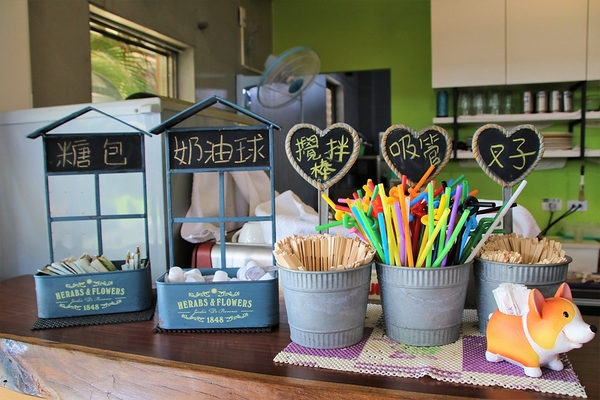 埔茂花市：【彰化芬園景點】埔茂花市~幸福花園咖啡，多肉植物及園藝造景，噴水池木藝造景好拍，DIY盆器，溜滑梯，盪鞦韆和戲沙池，親子遊趴趴GO