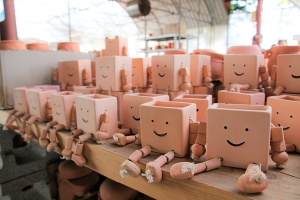 埔茂花市：【彰化芬園景點】埔茂花市~幸福花園咖啡，多肉植物及園藝造景，噴水池木藝造景好拍，DIY盆器，溜滑梯，盪鞦韆和戲沙池，親子遊趴趴GO