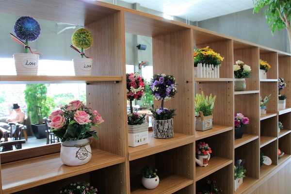 埔茂花市：【彰化芬園景點】埔茂花市~幸福花園咖啡，多肉植物及園藝造景，噴水池木藝造景好拍，DIY盆器，溜滑梯，盪鞦韆和戲沙池，親子遊趴趴GO