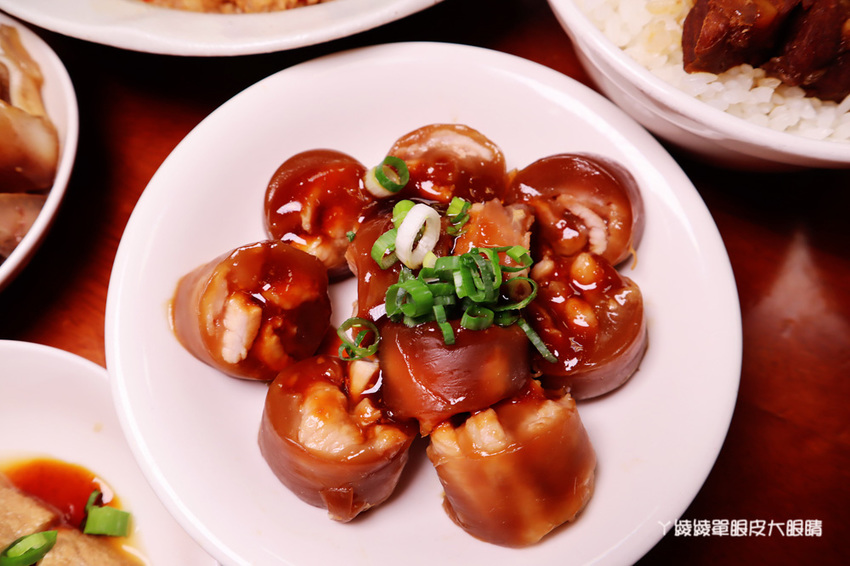 新竹美食小吃推薦禾日香滷肉飯，長和宮附近平價滷肉飯！必點太陽飯跟海鮮什錦麵