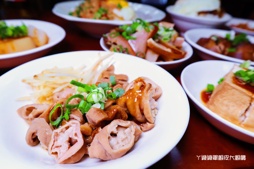 新竹美食小吃推薦禾日香滷肉飯，長和宮附近平價滷肉飯！必點太陽飯跟海鮮什錦麵