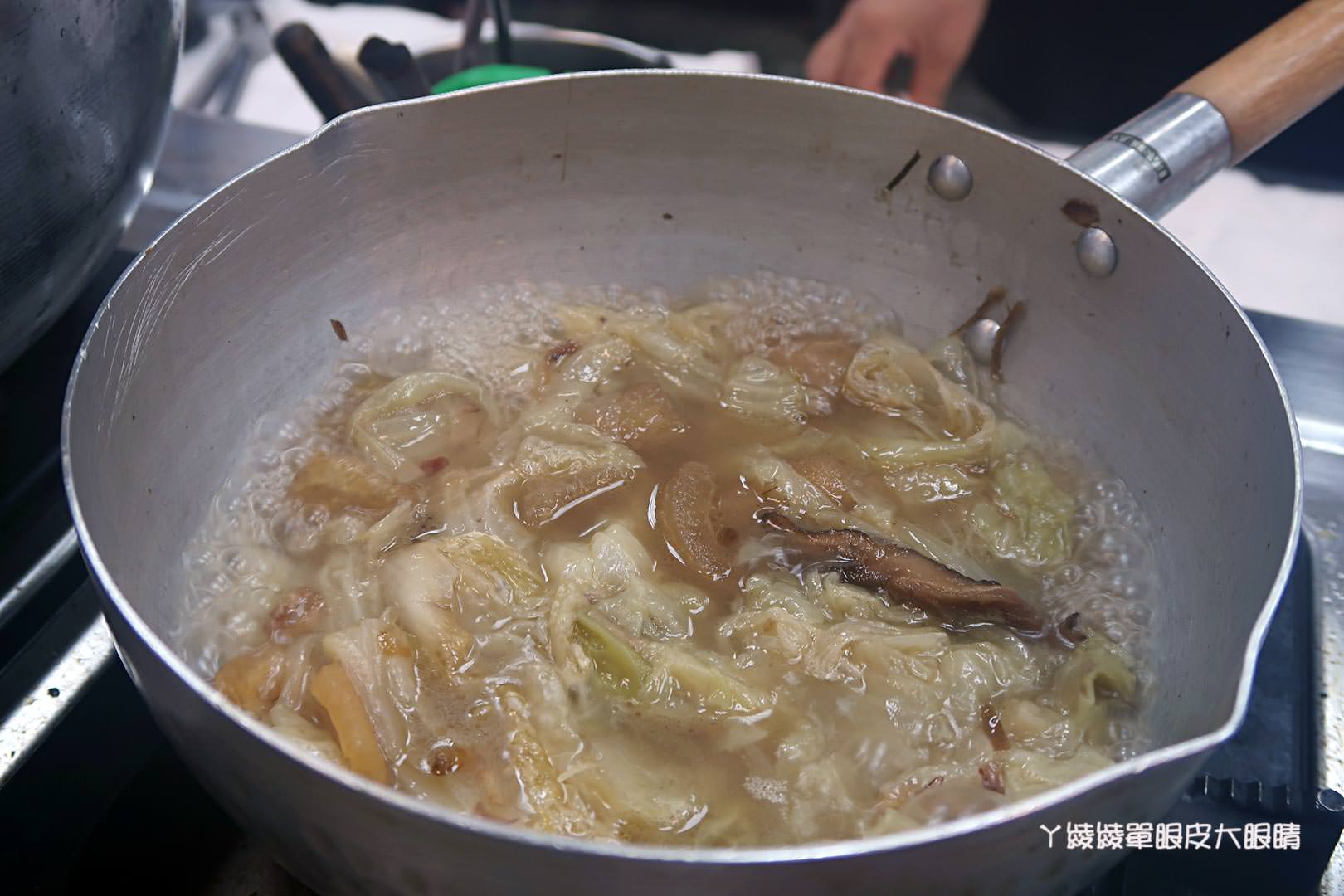 新竹美食小吃推薦禾日香魯肉飯！CP值爆高的海鮮什錦麵，還有超犯規的太陽刈包跟泰式打拋豬飯