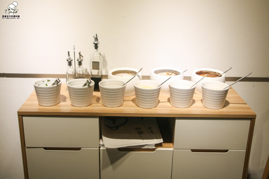 食鍋 麻辣火鍋 鍋物 火鍋 北高雄火鍋 鴛鴦鍋 高雄美食 高雄必吃 霸氣肉盤 肉多