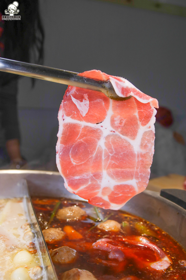 食鍋 麻辣火鍋 鍋物 火鍋 北高雄火鍋 鴛鴦鍋 高雄美食 高雄必吃 霸氣肉盤 肉多