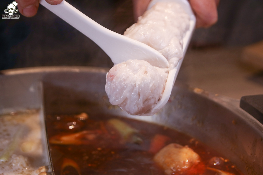 食鍋 麻辣火鍋 鍋物 火鍋 北高雄火鍋 鴛鴦鍋 高雄美食 高雄必吃 霸氣肉盤 肉多
