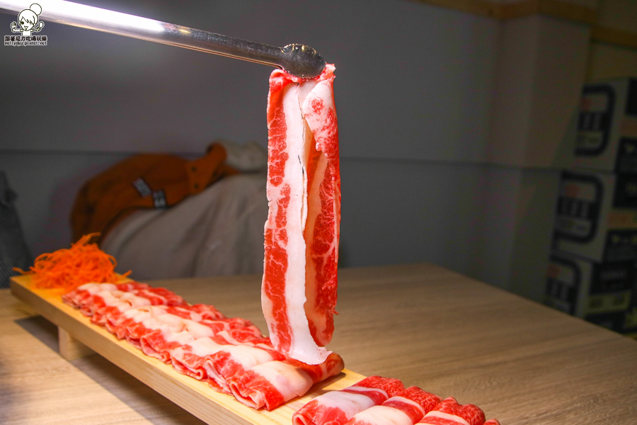 食鍋 麻辣火鍋 鍋物 火鍋 北高雄火鍋 鴛鴦鍋 高雄美食 高雄必吃 霸氣肉盤 肉多