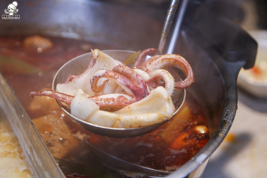 食鍋 麻辣火鍋 鍋物 火鍋 北高雄火鍋 鴛鴦鍋 高雄美食 高雄必吃 霸氣肉盤 肉多