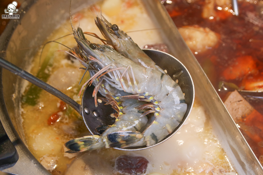 食鍋 麻辣火鍋 鍋物 火鍋 北高雄火鍋 鴛鴦鍋 高雄美食 高雄必吃 霸氣肉盤 肉多