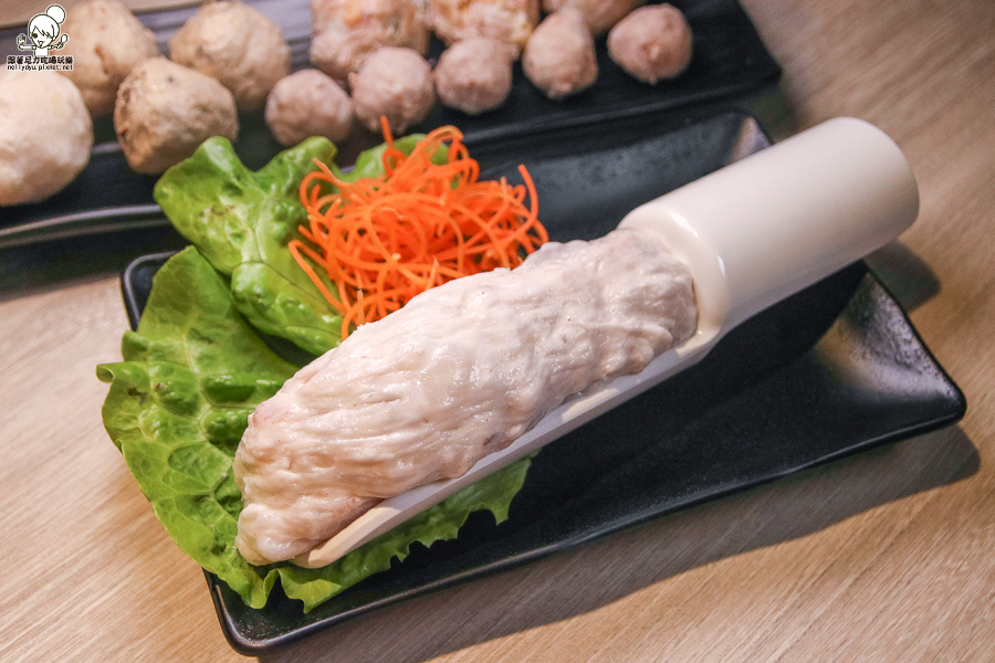 食鍋 麻辣火鍋 鍋物 火鍋 北高雄火鍋 鴛鴦鍋 高雄美食 高雄必吃 霸氣肉盤 肉多