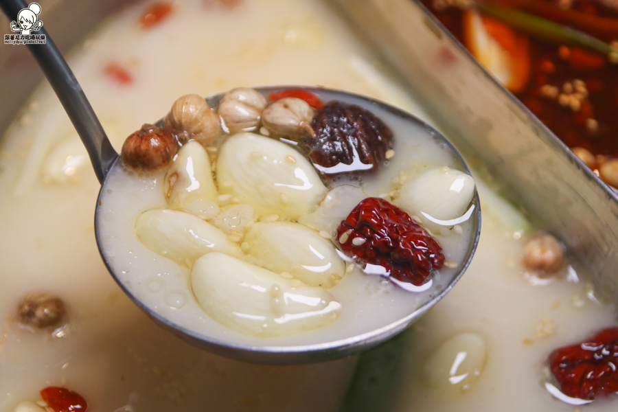 食鍋 麻辣火鍋 鍋物 火鍋 北高雄火鍋 鴛鴦鍋 高雄美食 高雄必吃 霸氣肉盤 肉多