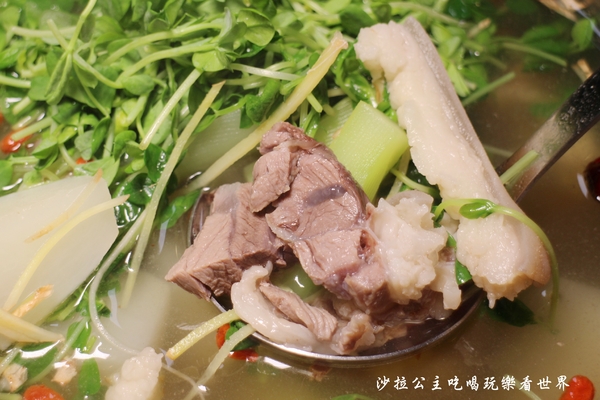呂珍郎 清燉蔬菜羊肉：內湖羊肉爐火鍋『呂珍郎 清燉蔬菜羊肉』全羊料理/熱炒/捷運內湖站