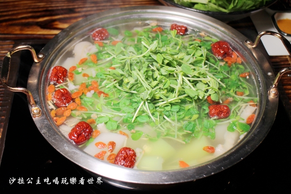 呂珍郎 清燉蔬菜羊肉：內湖羊肉爐火鍋『呂珍郎 清燉蔬菜羊肉』全羊料理/熱炒/捷運內湖站