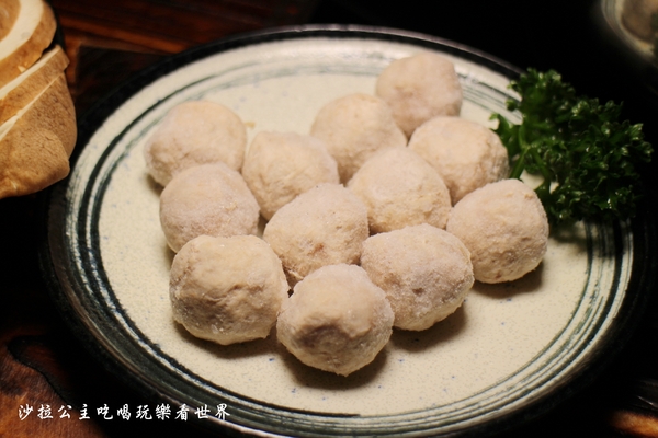 呂珍郎 清燉蔬菜羊肉：內湖羊肉爐火鍋『呂珍郎 清燉蔬菜羊肉』全羊料理/熱炒/捷運內湖站