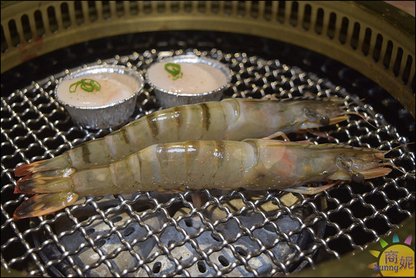 悠熹燒肉YOSHI：台中公益路高質感燒肉。悠熹燒肉。食材服務均優網路好評4.5分 推薦美國1855冷藏牛肉套餐