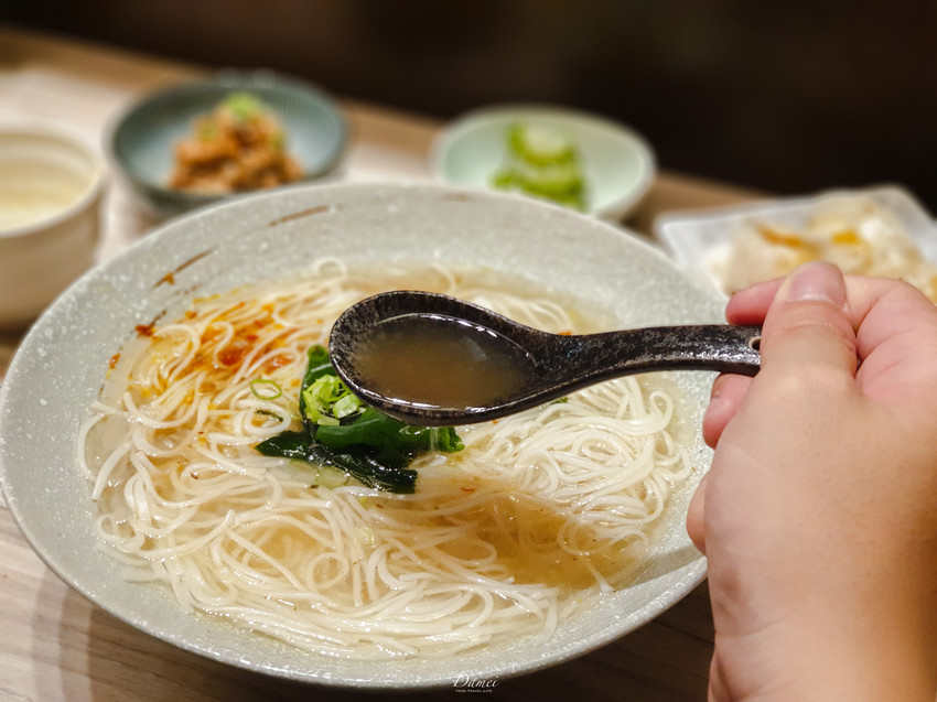 source: imgur.com 台南東區|胡攪蝦餃凱旋店-日系餃子配沾麵才是王道