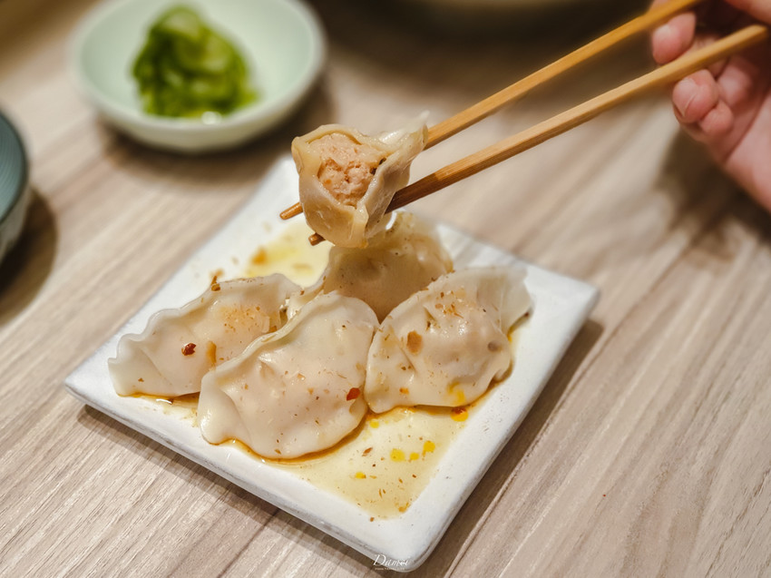 source: imgur.com 台南東區|胡攪蝦餃凱旋店-日系餃子配沾麵才是王道