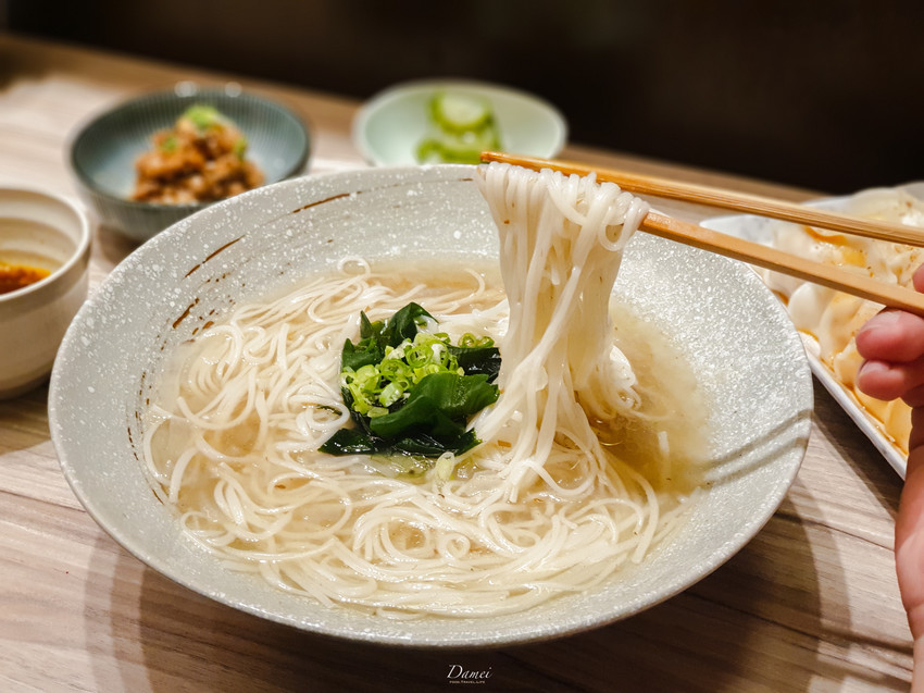 source: imgur.com 台南東區|胡攪蝦餃凱旋店-日系餃子配沾麵才是王道