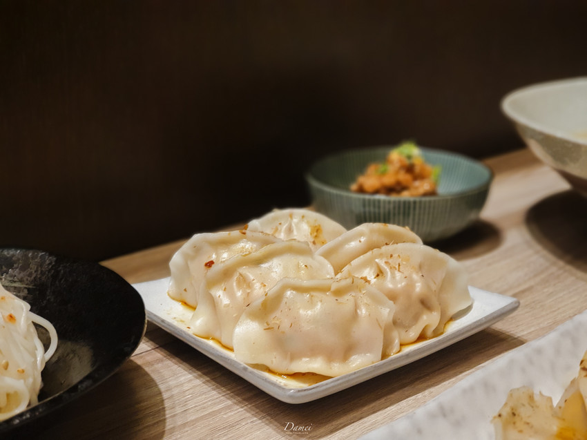 source: imgur.com 台南東區|胡攪蝦餃凱旋店-日系餃子配沾麵才是王道