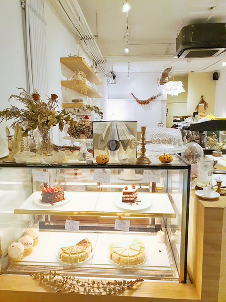 House go in 走進屋子裡:♪中山站。House go in 走進屋子裡♬ 史努比鬆餅/酪梨鮮蝦熱壓吐司/草莓覆盆子戚風