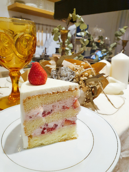 House go in 走進屋子裡:♪中山站。House go in 走進屋子裡♬ 史努比鬆餅/酪梨鮮蝦熱壓吐司/草莓覆盆子戚風