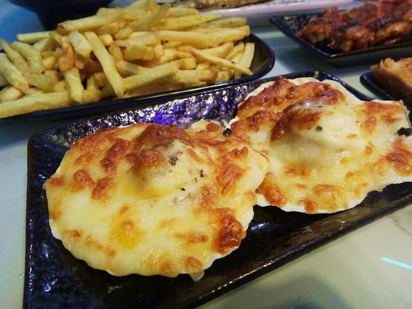 Virgo炭燒夜食:Virgo炭燒夜食-林森北路巷弄內酒bar 除了酒品選擇多樣 烤物炸物也不賴 店內備有鏢機 不管要約會或開趴都適合(附菜單)