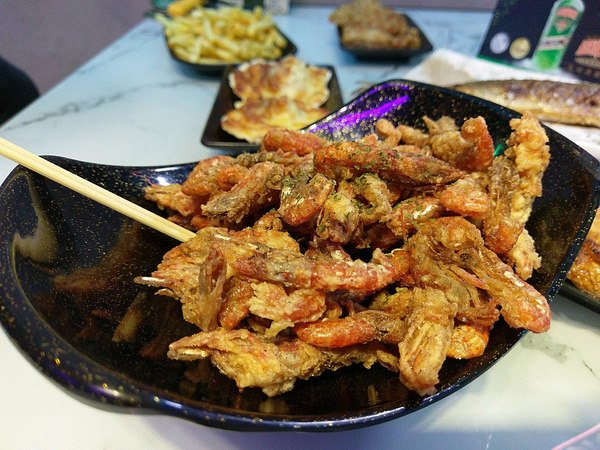 Virgo炭燒夜食:Virgo炭燒夜食-林森北路巷弄內酒bar 除了酒品選擇多樣 烤物炸物也不賴 店內備有鏢機 不管要約會或開趴都適合(附菜單)