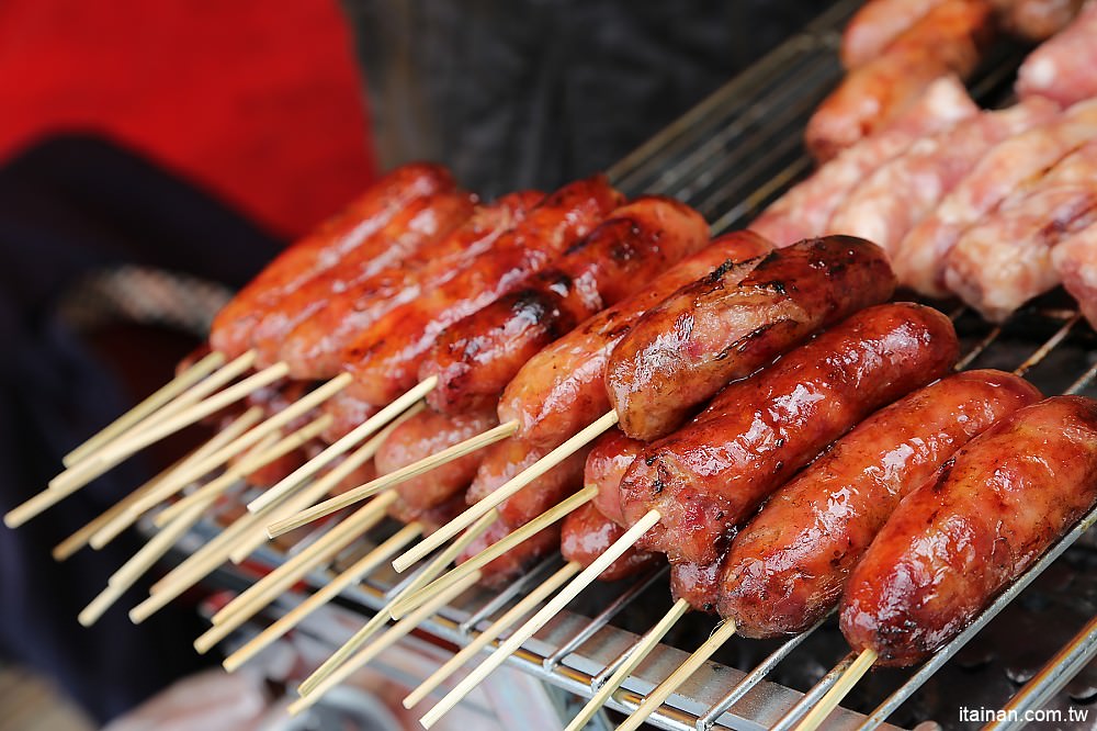 台南旅遊｜2018過年旅遊~走!我們去採草莓囉!!南科觀光草莓園｜南科高架草莓園｜台南採草莓｜新市善化草莓園｜新年旅遊走春｜草莓花束｜奶蓋草莓鮮奶 - 台南好Food遊