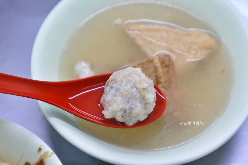 彰化火車站周邊美食！彰化黑猴麵肉燥蛤仔湯超值美味推薦。