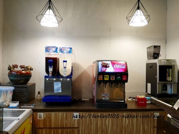 【永和牛排】鮮牛排 平價超值 附沙拉吧吐司濃湯咖啡飲料冰沙冰淇淋 (3).JPG