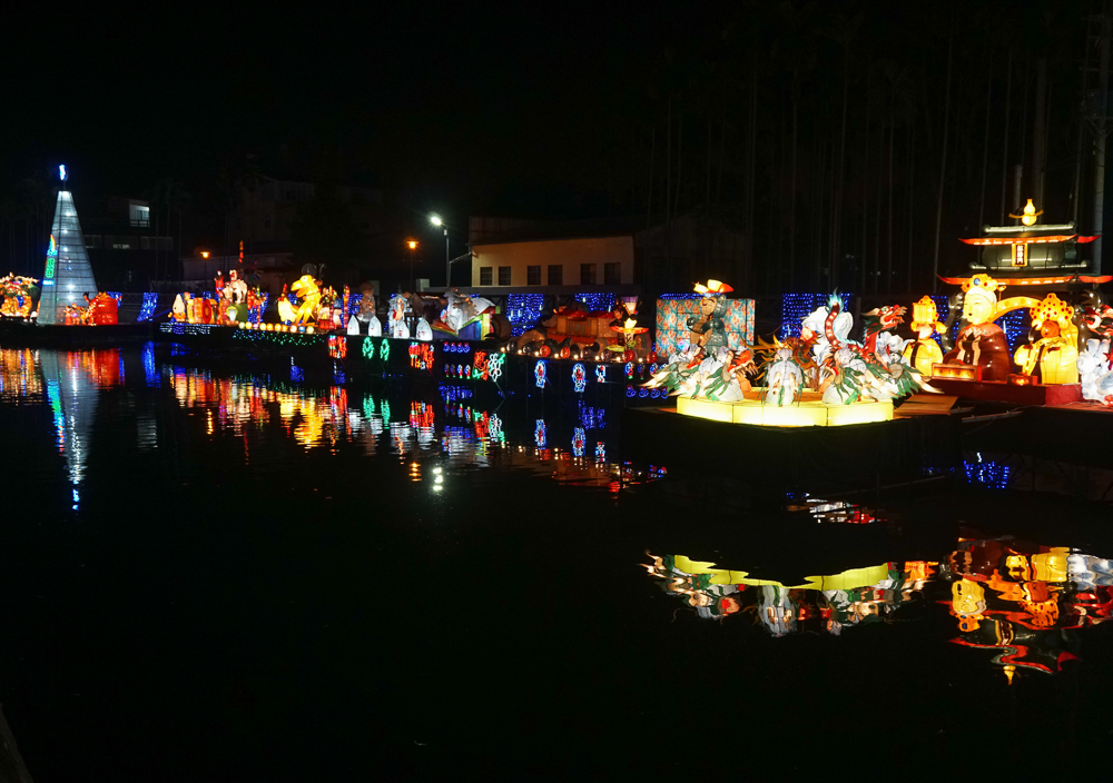 [埔里景點]2018南投燈會-夜晚超浪漫!不輸國外美景的埔里水上燈會 - 美食好芃友