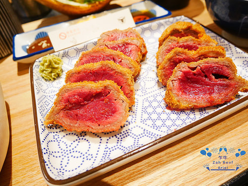 【台南美食】乍牛 炸牛排專賣▸台南新光三越中山店12F▸酥脆外皮搭配軟嫩肉質吃完還想再吃