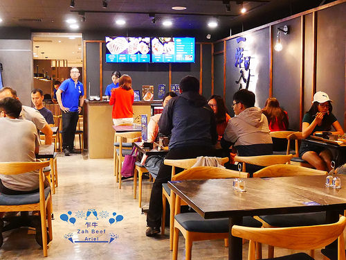 【台南美食】乍牛 炸牛排專賣▸台南新光三越中山店12F▸酥脆外皮搭配軟嫩肉質吃完還想再吃