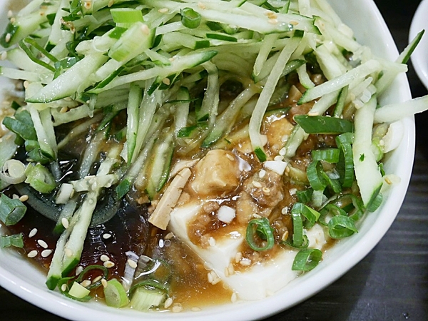 條條有理：條條有理-台中大墩路巷弄內推薦麵食  環境舒適到像吃早午餐  餐點都夠水準  午餐、晚餐都想拜訪