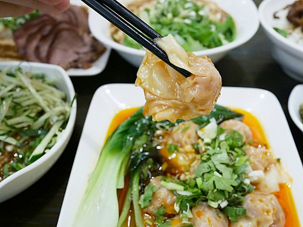 條條有理：條條有理-台中大墩路巷弄內推薦麵食  環境舒適到像吃早午餐  餐點都夠水準  午餐、晚餐都想拜訪