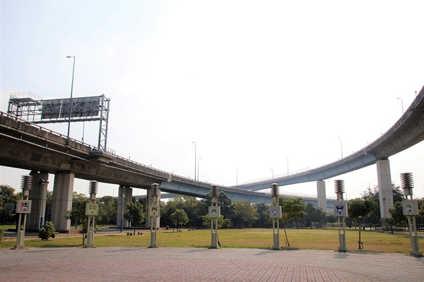 彰化市景觀公園：【彰化市景點】彰化市景觀公園~休閒步道及兒童遊樂設施，親子同樂綠化的大公園