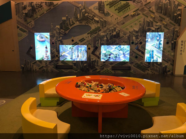 圓圓家出去玩-《新北汐止》密室逃脫、環遊世界建築之美,遠雄汐科園區好好玩《免費景點》