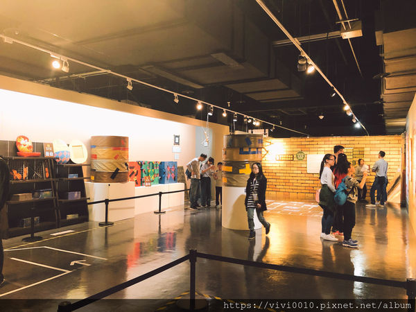 圓圓家出去玩-《新北汐止》密室逃脫、環遊世界建築之美,遠雄汐科園區好好玩《免費景點》