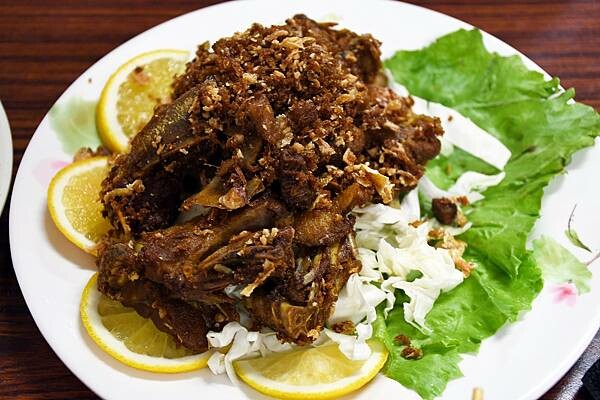 屏東縣恆春鎮別再說墾丁貴了，巷弄美食報你知！【興南熱炒99】炒出印尼好滋味～墾丁美食推薦