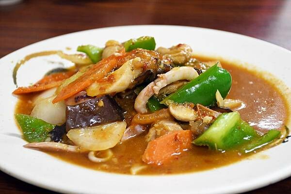 屏東縣恆春鎮別再說墾丁貴了，巷弄美食報你知！【興南熱炒99】炒出印尼好滋味～墾丁美食推薦