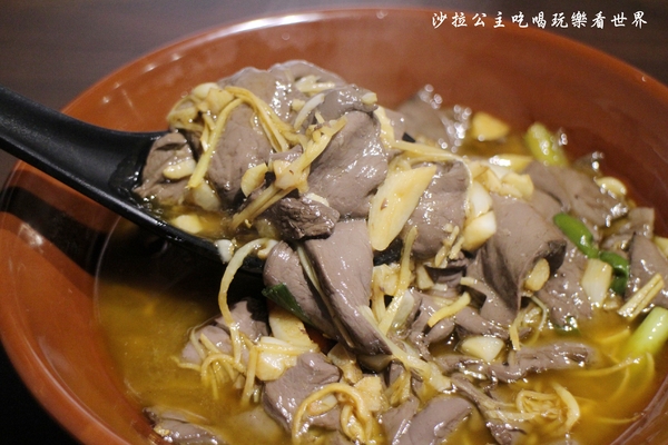 廟街鴨香飯:三重美食『廟街鴨香飯』三重溪尾街小吃/新開幕